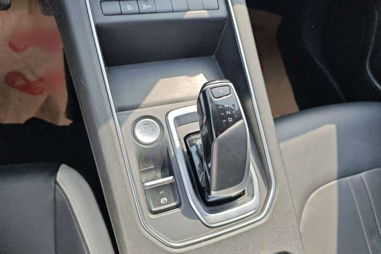 Used Dongfeng Aeolus E70 2021 Revised Version 360H Battery-Swap Edition Gear Lever