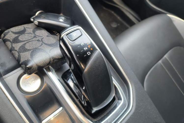 Used Dongfeng Aeolus E70 2021 Revised Version 360H Battery-Swap Edition Gear Lever