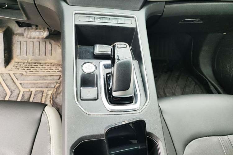 Used Dongfeng Aeolus E70 2021 Revised Version 3 500 Ultra-Comfort Edition Gear Lever