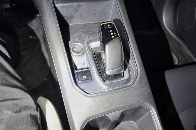 Used Dongfeng Aeolus E70 2021 360H Battery-Swap Version Gear Lever