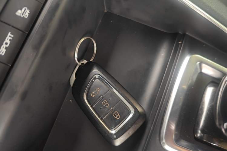 Used Dongfeng Aeolus E70 2021 Revised Version 3 500 Ultra-Comfort Edition Interior 1