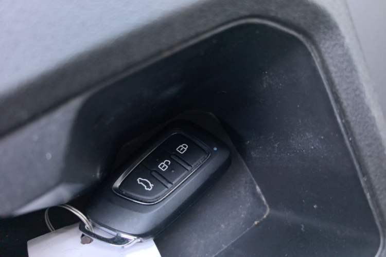 Used Dongfeng Aeolus E70 2021 360H Battery-Swap Version Interior 1