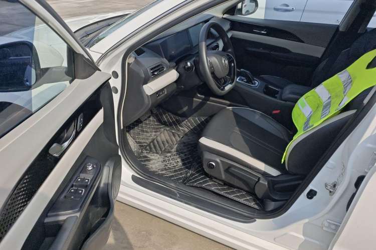 Used Dongfeng Aeolus E70 2021 Revised Version 360H Battery-Swap Edition Interior 2