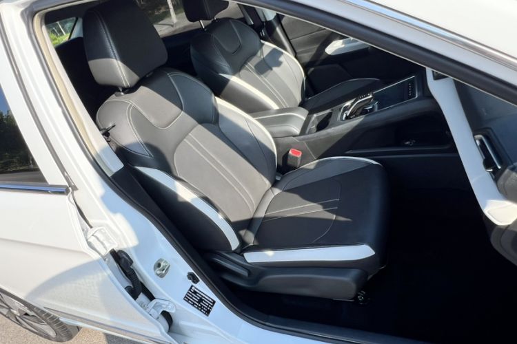 Used Dongfeng Aeolus E70 2021 Revised Version 3 500 Ultra-Comfort Edition Interior 5