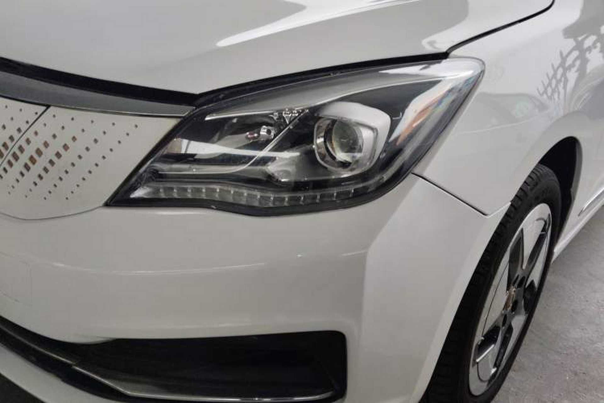 Used Dongfeng Aeolus E70 2021 Revised Version 2 500 Ultra-Comfort Edition Left Front Headlight