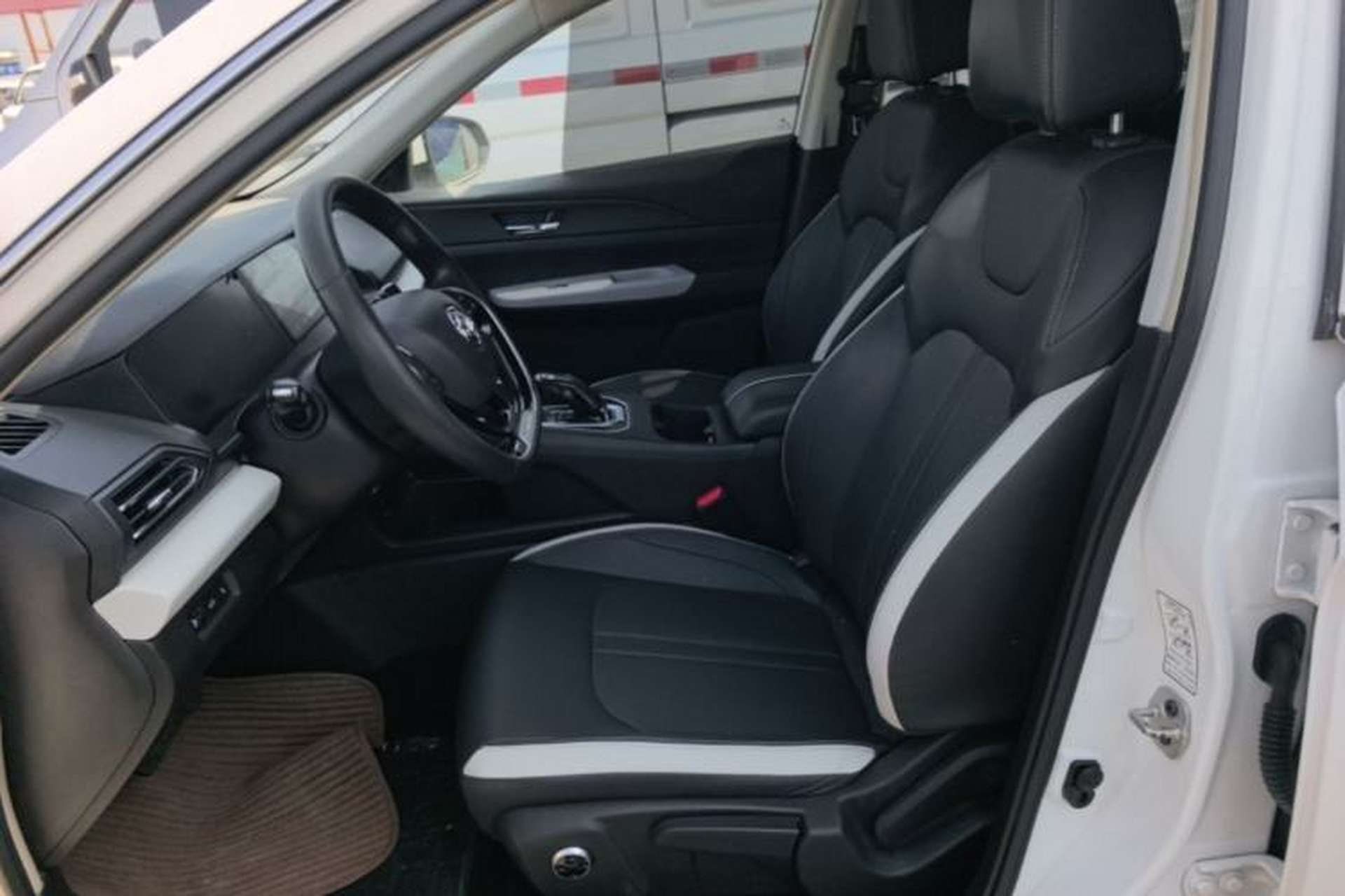 Used Dongfeng Aeolus E70 2021 360H Battery-Swap Version Left Front Seat