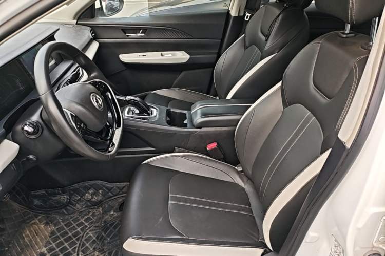 Used Dongfeng Aeolus E70 2021 Revised Version 360H Battery-Swap Edition Left Front Seat