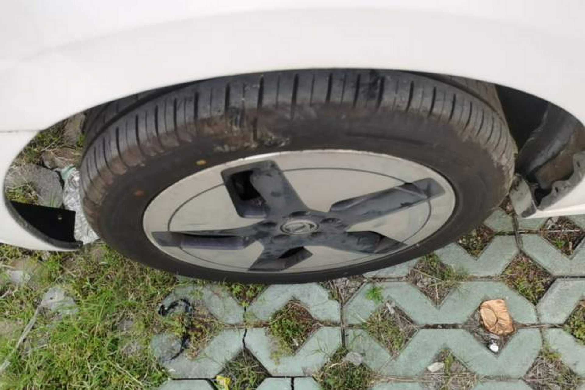 Used Dongfeng Aeolus E70 2021 Revised Version 360H Battery-Swap Edition Left Front Wheel Hub