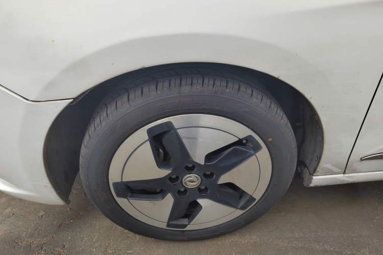 Used Dongfeng Aeolus E70 2021 Revised Version 500 Super Delight Edition Left Front Wheel Hub