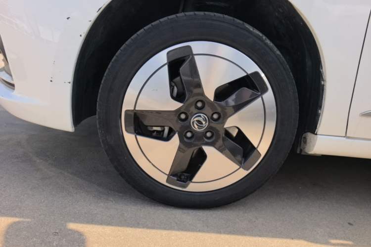 Used Dongfeng Aeolus E70 2021 360H Battery-Swap Version Left Front Wheel Hub