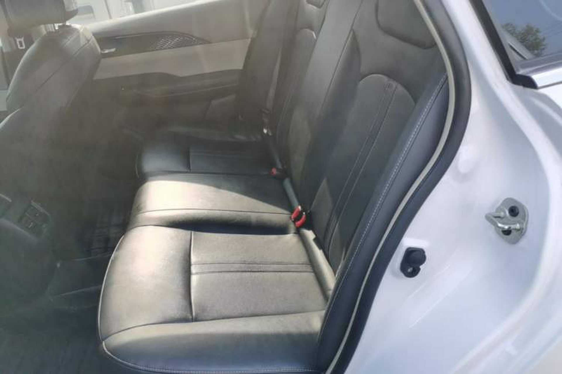 Used Dongfeng Aeolus E70 2021 Revised Version 360H Battery-Swap Edition Left Rear Seat