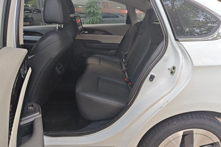 Used Dongfeng Aeolus E70 2021 Revised Version 360H Battery-Swap Edition Left Rear Seat