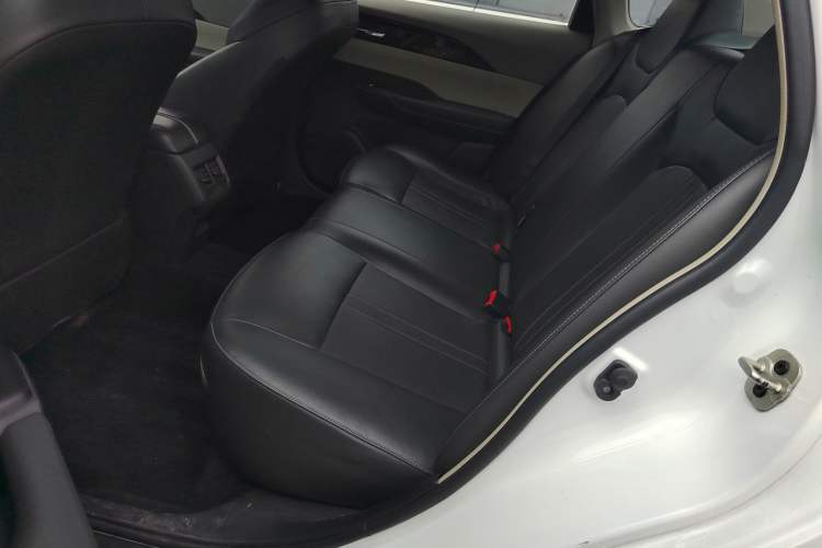 Used Dongfeng Aeolus E70 2021 Revised Version 500 Super Delight Edition Left Rear Seat