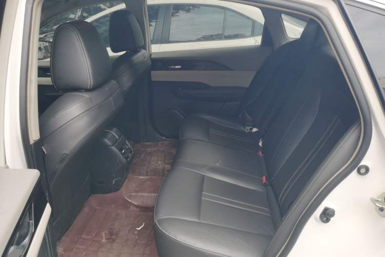 Used Dongfeng Aeolus E70 2021 Revised Version 360H Battery-Swap Edition Left Rear Seat