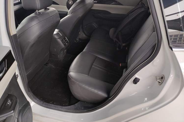 Used Dongfeng Aeolus E70 2021 Revised Version 500 Ultra-Comfort Edition Left Rear Seat