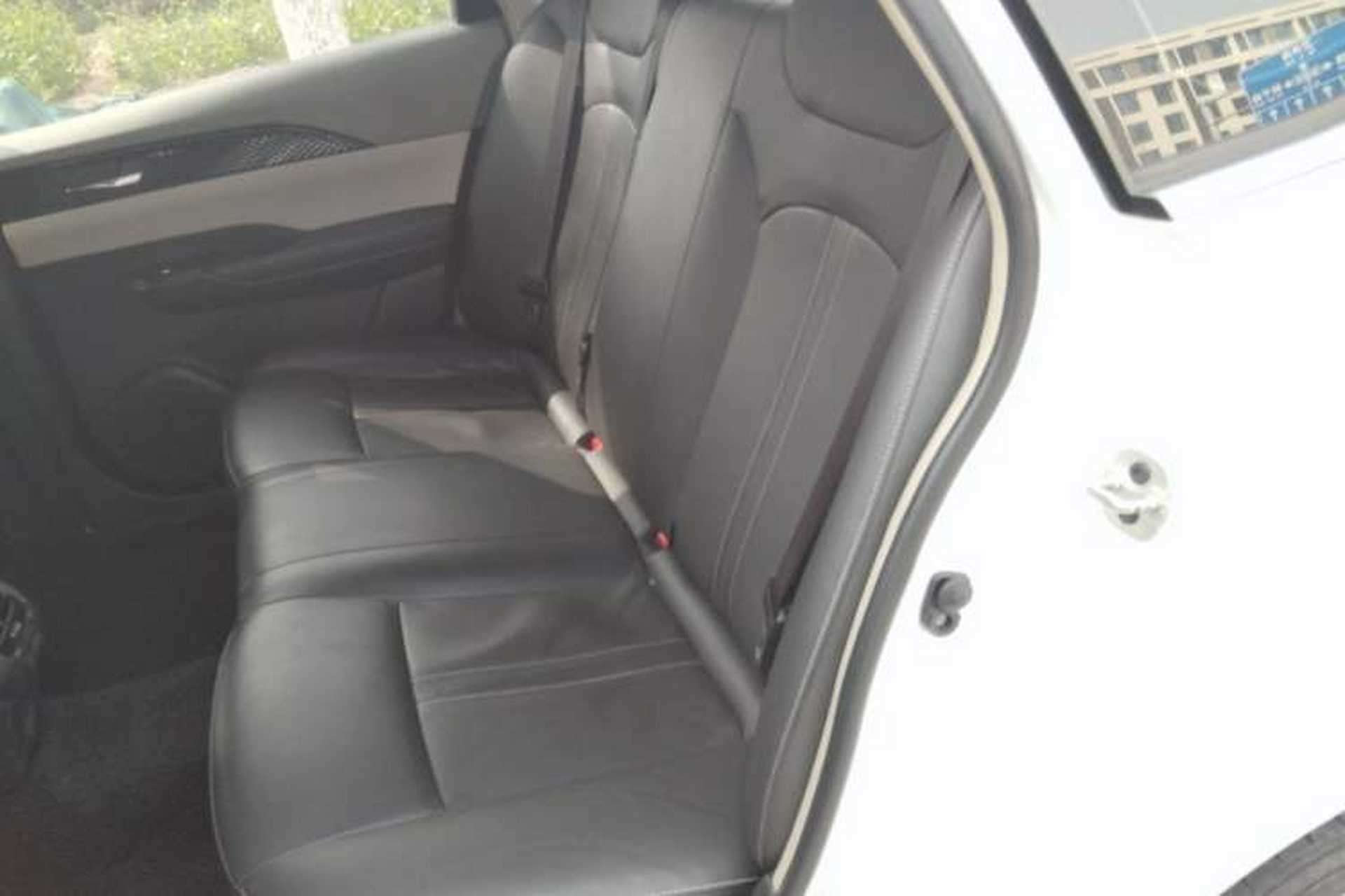 Used Dongfeng Aeolus E70 2021 Revised Version 360H Battery-Swap Edition Left Rear Seat