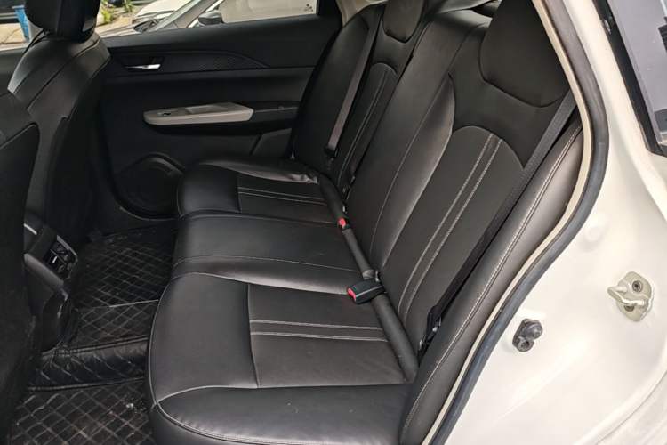 Used Dongfeng Aeolus E70 2021 Revised Version 360H Battery-Swap Edition Left Rear Seat