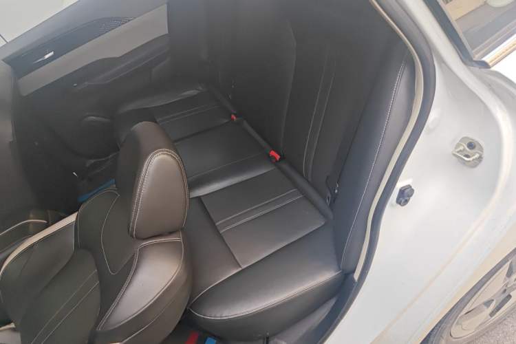 Used Dongfeng Aeolus E70 2021 500 Super Delight Edition Left Rear Seat