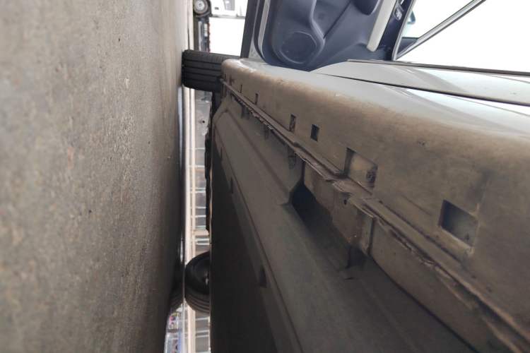Used Dongfeng Aeolus E70 2021 Revised Version 500 Super Delight Edition Left Side Sill