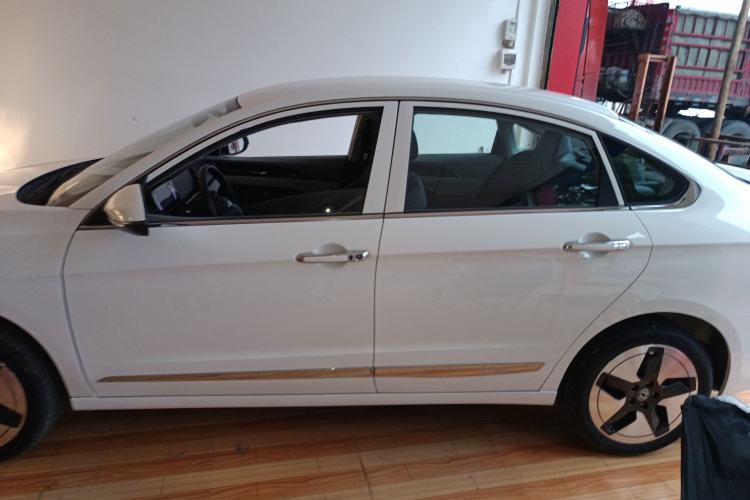 Used Dongfeng Aeolus E70 2021 Revised Version 360H Battery-Swap Edition Left Side