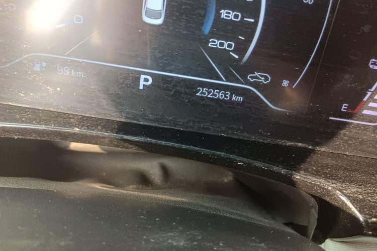 Used Dongfeng Aeolus E70 2021 360H Battery-Swap Version Odometer Close Up