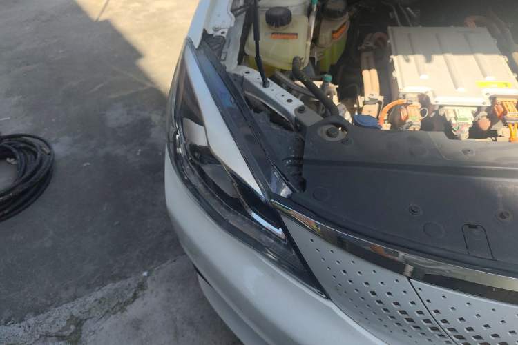 Used Dongfeng Aeolus E70 2021 Revised Version 3 500 Ultra-Comfort Edition Right Front Headlight