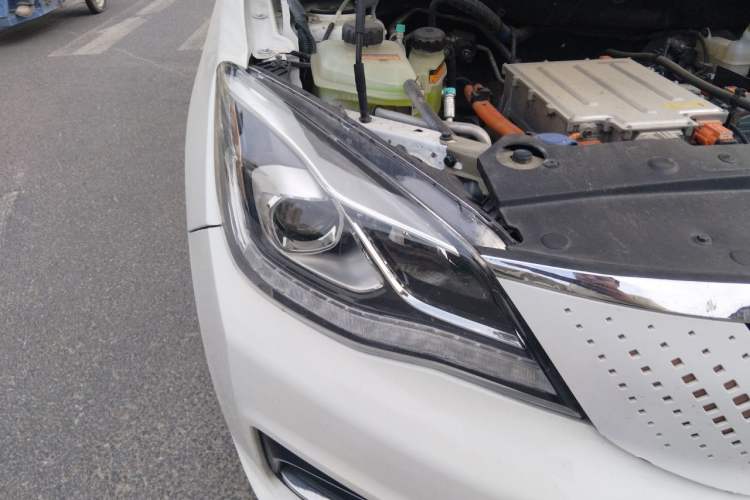 Used Dongfeng Aeolus E70 2021 Revised Version 500 Ultra-Comfort Edition Right Front Headlight