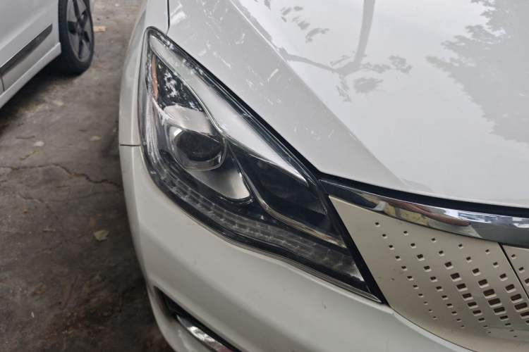 Used Dongfeng Aeolus E70 2021 Revised Version 500 Super Delight Edition Right Front Headlight