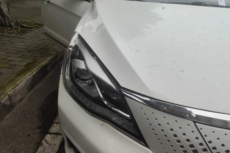 Used Dongfeng Aeolus E70 2021 Revised Version 500 Pro Super-Enjoy Edition Right Front Headlight