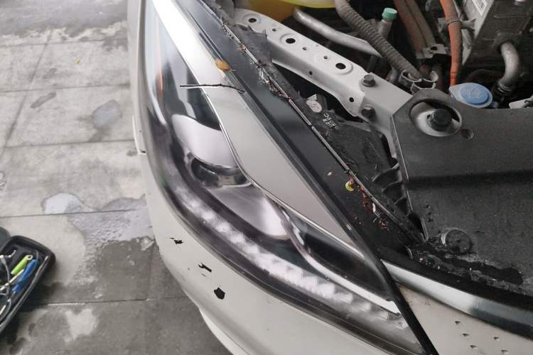 Used Dongfeng Aeolus E70 2021 Revised Version 3 500 Ultra-Comfort Edition Right Front Headlight