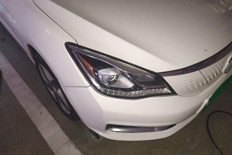 Used Dongfeng Aeolus E70 2021 500 Ultra-Comfort Edition Right Front Headlight