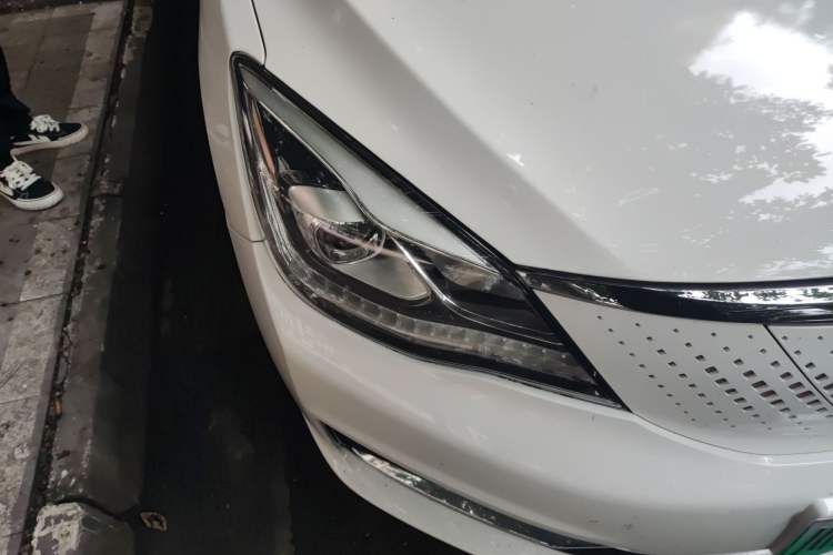 Used Dongfeng Aeolus E70 2021 Revised Version 3 500 Ultra-Comfort Edition Right Front Headlight