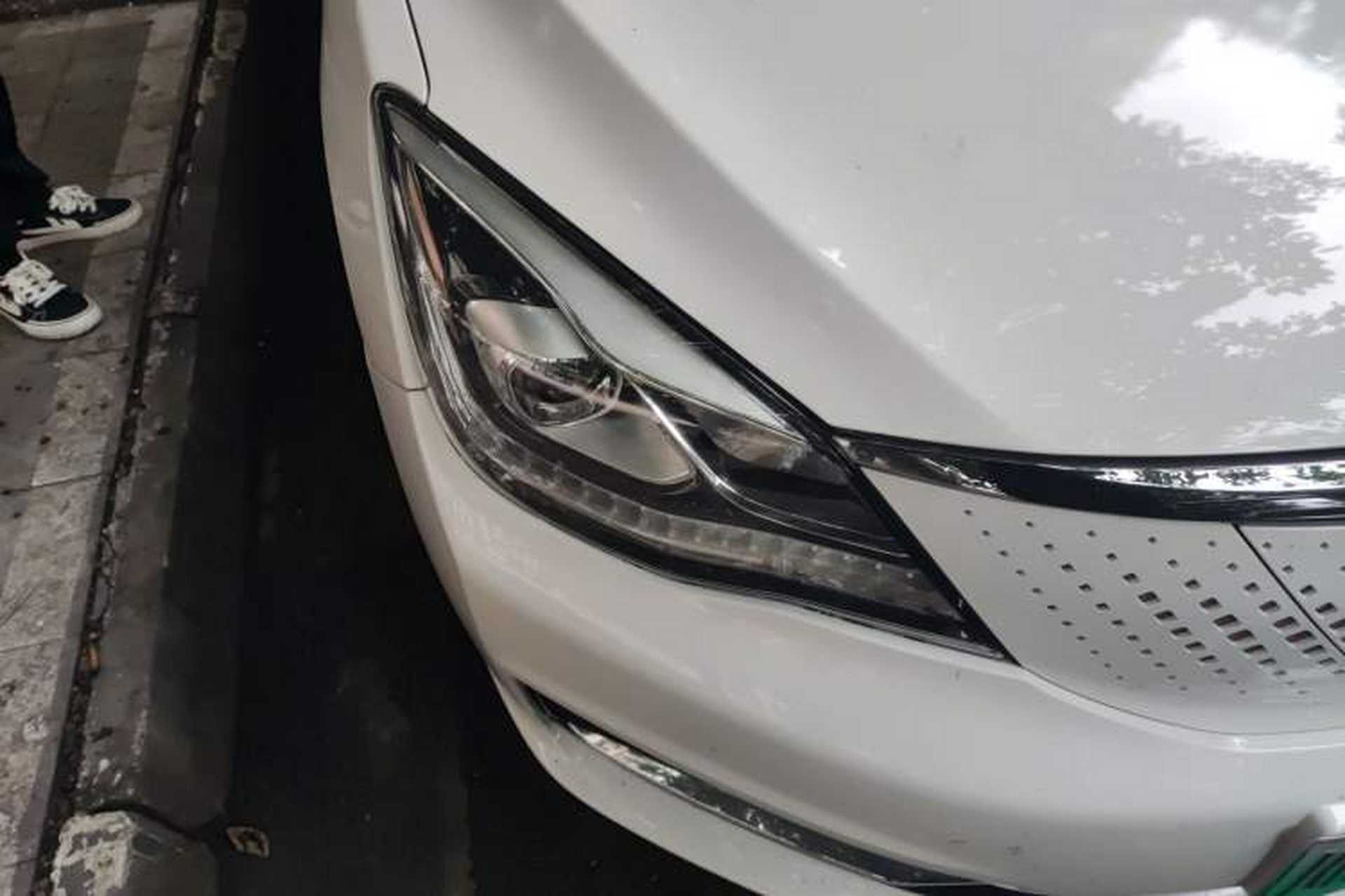 Used Dongfeng Aeolus E70 2021 Revised Version 3 500 Ultra-Comfort Edition Right Front Headlight