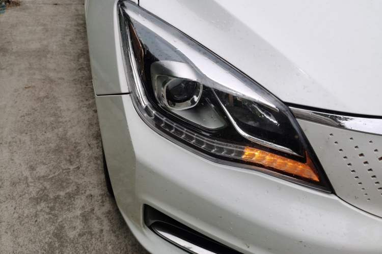 Used Dongfeng Aeolus E70 2021 Revised Version 2 500 Super Delight Edition Right Front Headlight
