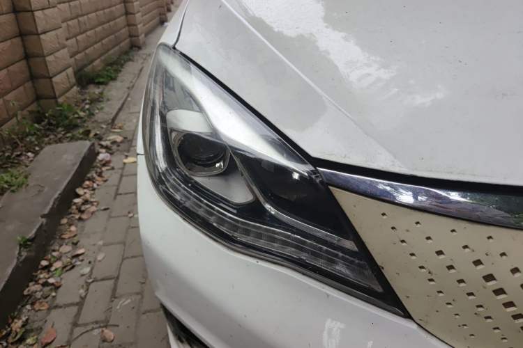 Used Dongfeng Aeolus E70 2021 500 PLUS Ultra-Comfort Edition Right Front Headlight