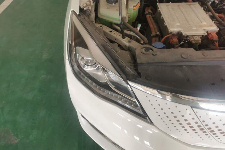 Used Dongfeng Aeolus E70 2021 Revised Version 3 500 Ultra-Comfort Edition Right Front Headlight
