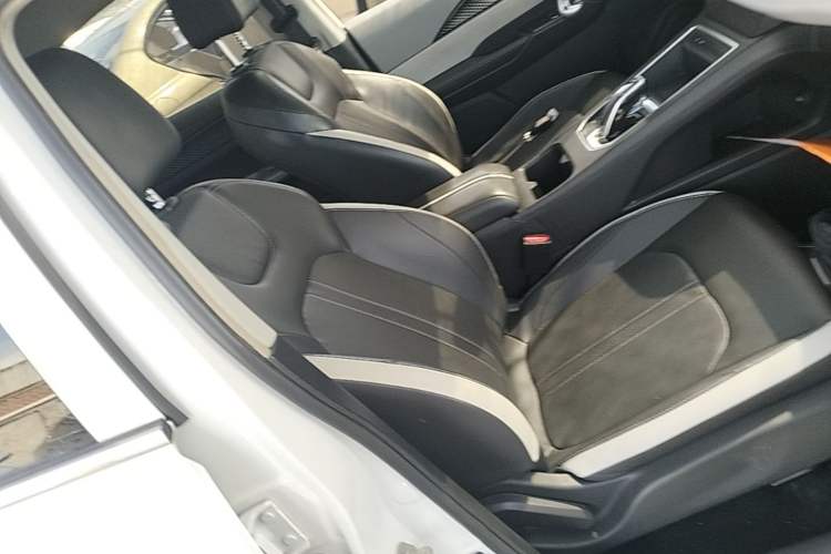 Used Dongfeng Aeolus E70 2021 360H Battery-Swap Version Right Front Seat