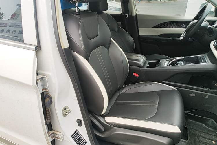 Used Dongfeng Aeolus E70 2021 Revised Version 3 500 Ultra-Comfort Edition Right Front Seat