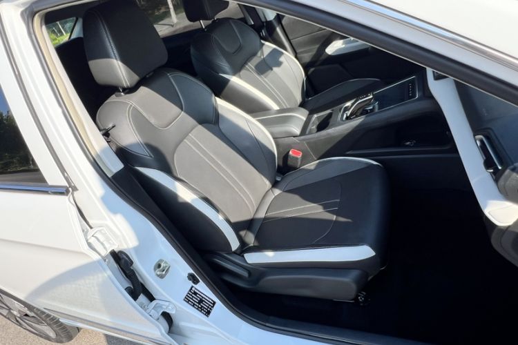 Used Dongfeng Aeolus E70 2021 Revised Version 3 500 Ultra-Comfort Edition Right Front Seat