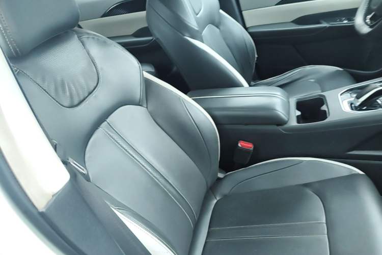 Used Dongfeng Aeolus E70 2021 Revised Version 500 Ultra-Comfort Edition Right Front Seat