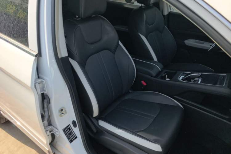 Used Dongfeng Aeolus E70 2021 360H Battery-Swap Version Right Front Seat