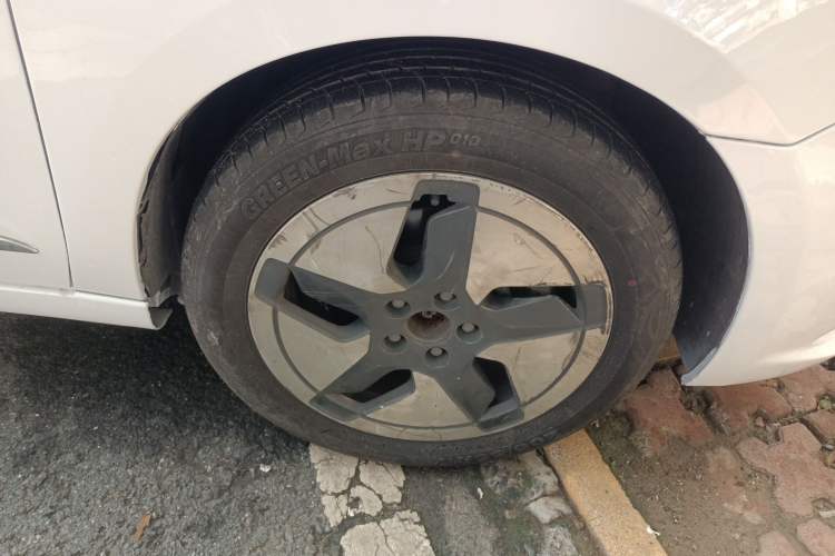 Used Dongfeng Aeolus E70 2021 360H Battery-Swap Version Right Front Wheel Hub