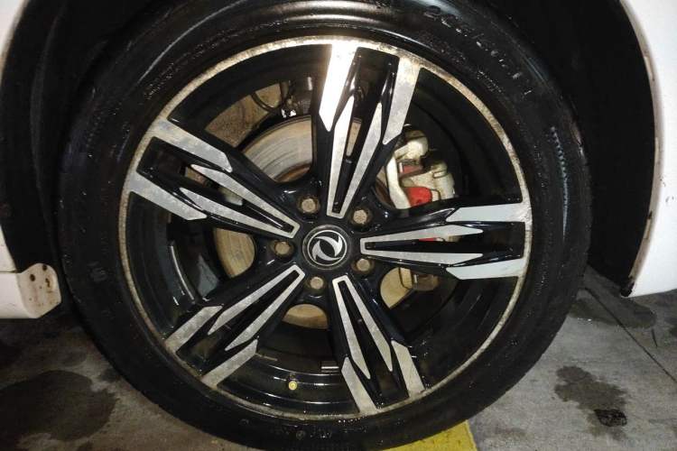 Used Dongfeng Aeolus E70 2021 500 Ultra-Comfort Edition Right Front Wheel Hub