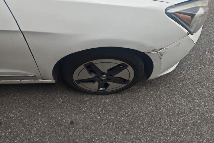 Used Dongfeng Aeolus E70 2021 Revised Version 500 Ultra-Comfort Edition Right Front Wheel Hub