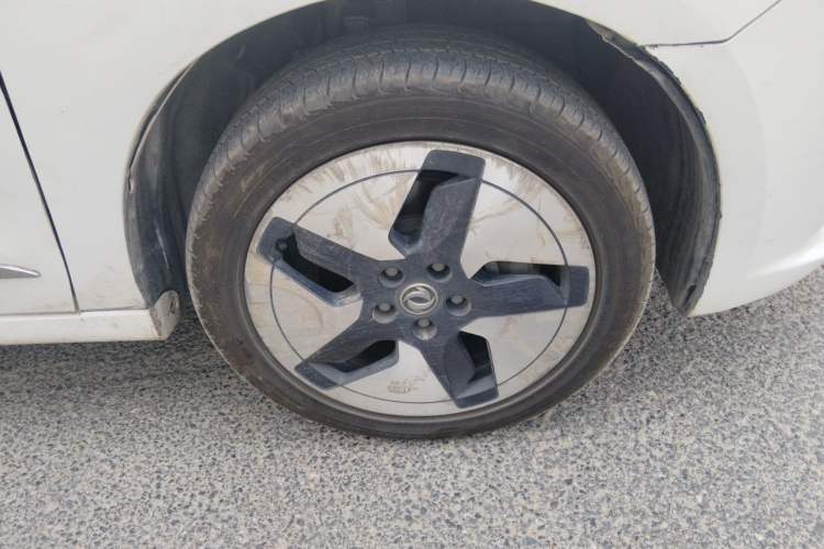 Used Dongfeng Aeolus E70 2021 Revised Version 500 Ultra-Comfort Edition Right Front Wheel Hub