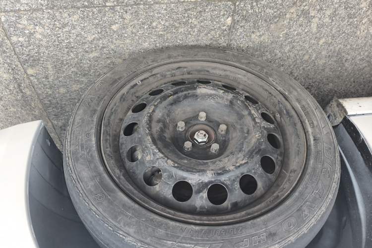 Used Dongfeng Aeolus E70 2021 500 Ultra-Comfort Edition Right Front Wheel Hub