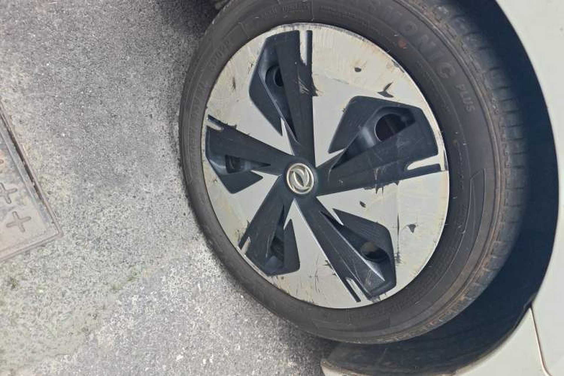 Used Dongfeng Aeolus E70 2021 Revised Version 3 500 Ultra-Comfort Edition Right Front Wheel Hub