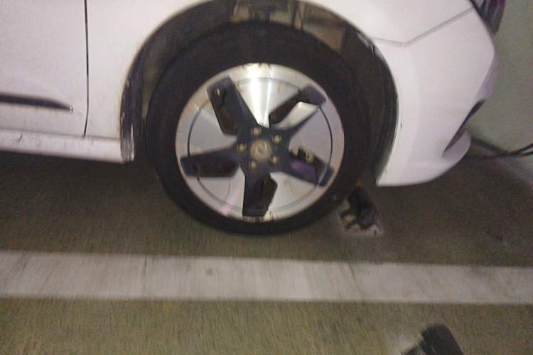 Used Dongfeng Aeolus E70 2021 500 Ultra-Comfort Edition Right Front Wheel Hub