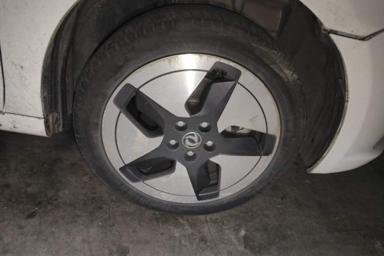 Used Dongfeng Aeolus E70 2021 Revised Version 500 Pro Ultra-Comfort Edition Right Front Wheel Hub