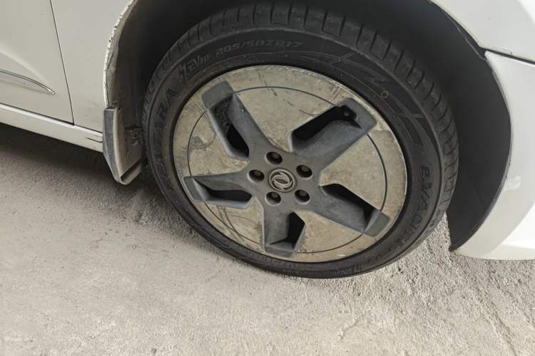 Used Dongfeng Aeolus E70 2021 500 Super Delight Edition Right Front Wheel Hub